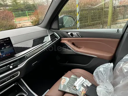 BMW X5 2025 года за 49 000 000 тг. в Астана – фото 8