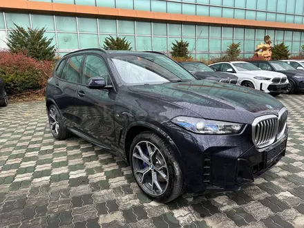 BMW X5 2025 года за 49 000 000 тг. в Астана – фото 2