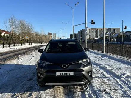 Toyota RAV4 2018 года за 11 800 000 тг. в Астана – фото 10