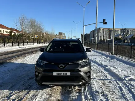 Toyota RAV4 2018 года за 11 800 000 тг. в Астана – фото 9