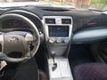 Toyota Camry 2010 годаүшін7 300 000 тг. в Актобе – фото 14