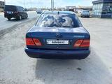 Mercedes-Benz E 230 1998 года за 3 200 000 тг. в Атырау – фото 5