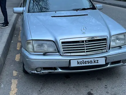Mercedes-Benz C 220 1995 года за 2 145 424 тг. в Алматы – фото 3
