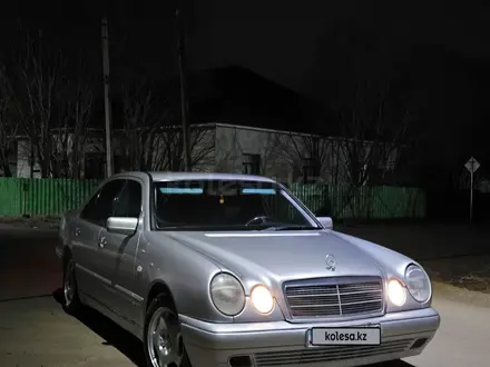 Mercedes-Benz E 280 1995 года за 2 200 000 тг. в Кызылорда – фото 4