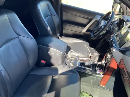 Toyota Land Cruiser Prado 2014 года за 22 000 000 тг. в Атырау – фото 14