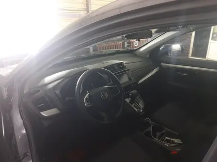 Honda CR-V 2019 года за 13 400 000 тг. в Актобе – фото 4
