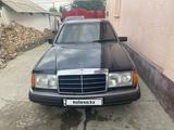 Mercedes-Benz E 200 1990 годаүшін1 000 000 тг. в Арысь