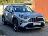 Toyota RAV4 2021 года за 13 700 000 тг. в Усть-Каменогорск – фото 2