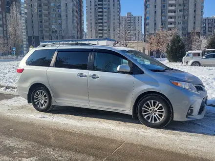 Toyota Sienna 2019 года за 16 900 000 тг. в Алматы