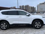 Hyundai Santa Fe 2023 года за 20 000 000 тг. в Астана – фото 3