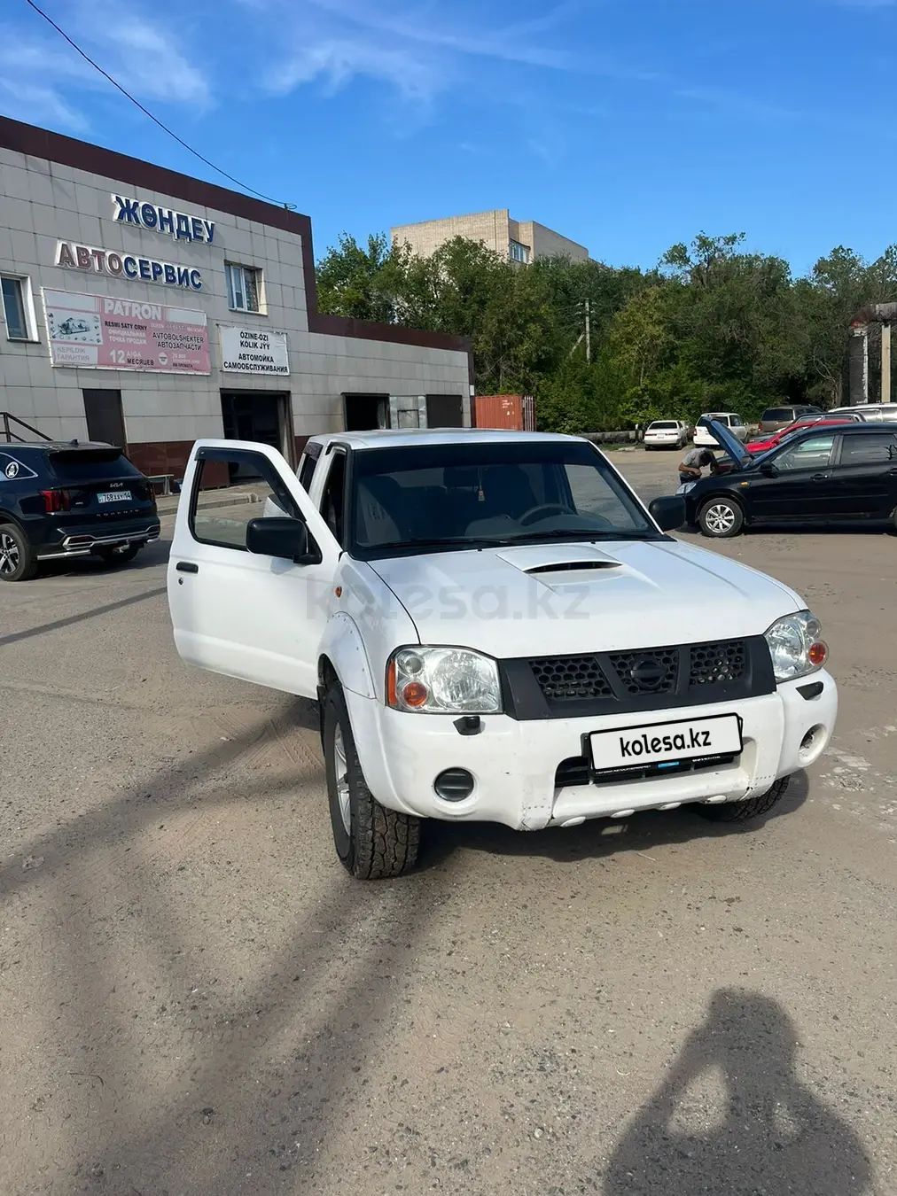 Nissan NP300, 2011