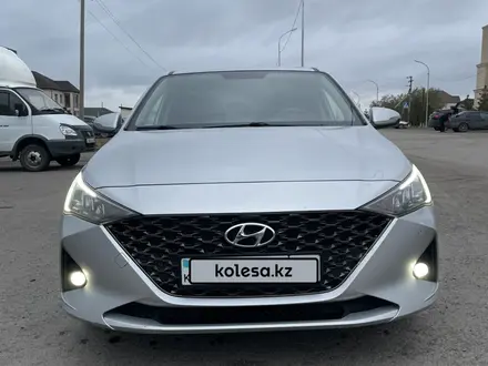 Hyundai Accent 2020 года за 8 500 000 тг. в Караганда – фото 2