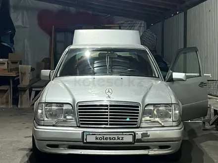 Mercedes-Benz E 320 1993 года за 3 000 000 тг. в Алматы – фото 14