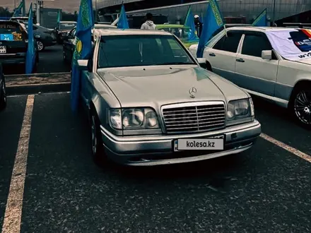 Mercedes-Benz E 320 1993 года за 3 000 000 тг. в Алматы – фото 15