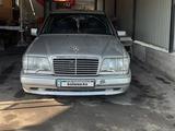 Mercedes-Benz E 320 1993 года за 2 400 000 тг. в Алматы – фото 5