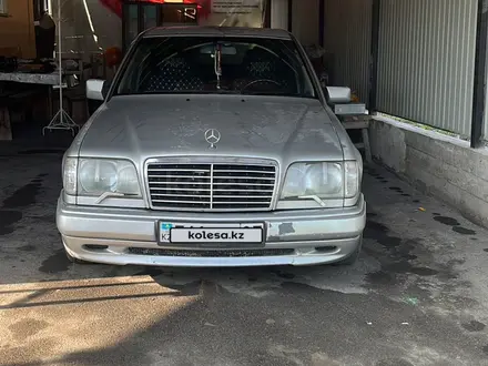 Mercedes-Benz E 320 1993 года за 3 000 000 тг. в Алматы – фото 5
