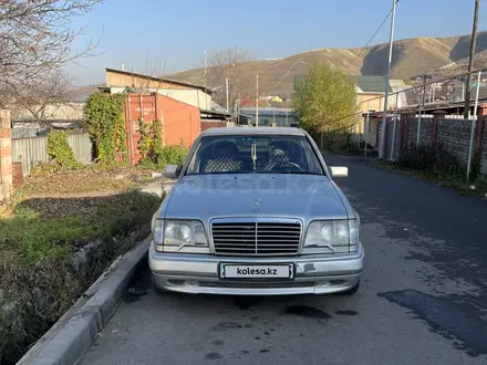 Mercedes-Benz E 320 1993 года за 3 000 000 тг. в Алматы – фото 7