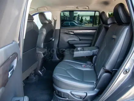 Toyota Highlander 2020 года за 20 900 000 тг. в Алматы – фото 11