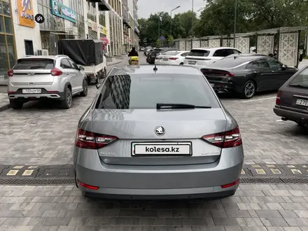 Skoda Superb 2018 года за 9 500 000 тг. в Алматы – фото 3