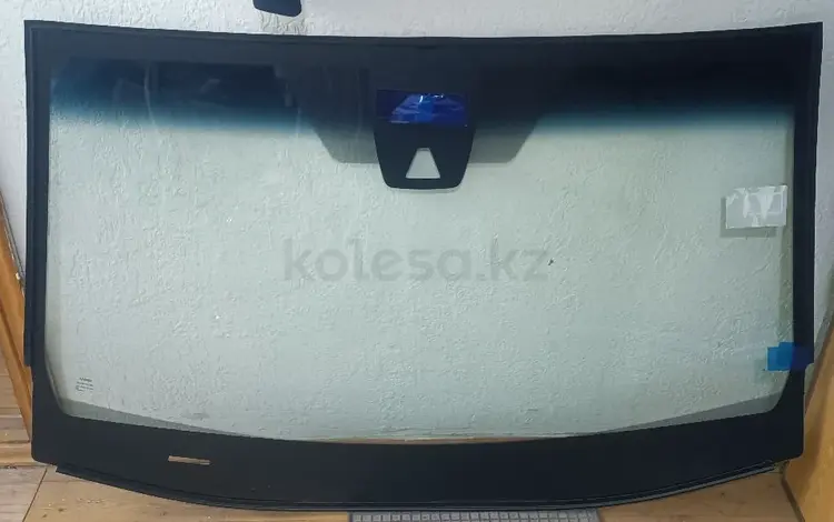 Лобовое стекло Toyota Rav4 2020-, Камера удержания полосы! за 100 000 тг. в Алматы