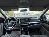 Toyota Highlander 2016 года за 10 000 000 тг. в Атырау – фото 4