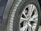 Toyota Highlander 2016 года за 10 000 000 тг. в Атырау – фото 3
