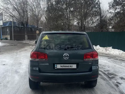 Volkswagen Touareg 2006 года за 4 500 000 тг. в Алматы – фото 6