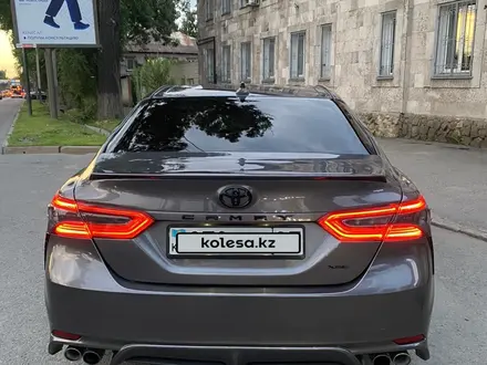 Toyota Camry 2019 года за 13 000 000 тг. в Алматы – фото 5