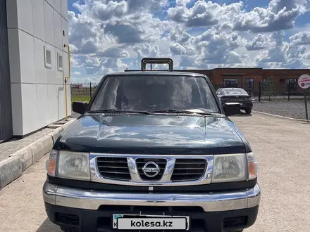 Nissan NP300 2007 года за 5 000 000 тг. в Актобе