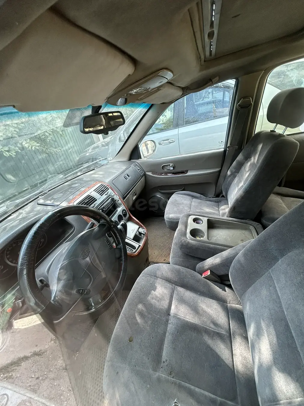 Kia Carnival, 2001