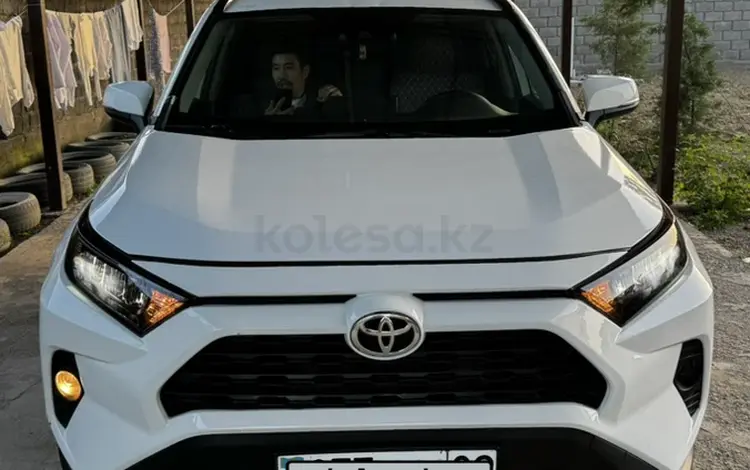 Toyota RAV4 2020 года за 18 200 000 тг. в Алматы