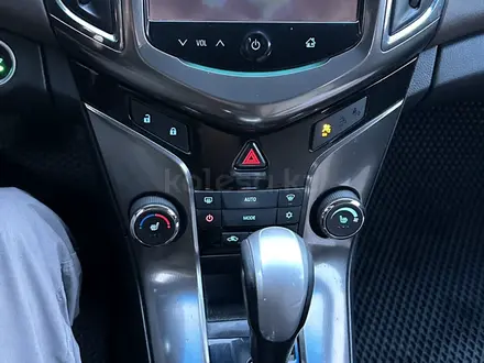 Chevrolet Cruze 2014 года за 4 000 000 тг. в Алматы – фото 12