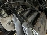 Двери передние задние левый правый BMW HONDA HYUNDAI за 1 000 тг. в Астана