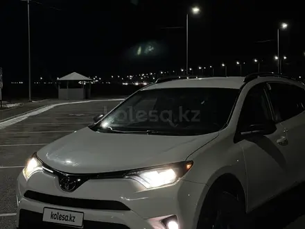 Toyota RAV4 2016 года за 6 500 000 тг. в Актау