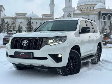 Toyota Land Cruiser Prado 2022 года за 32 500 000 тг. в Астана