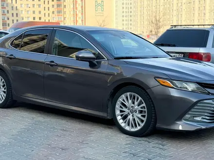 Toyota Camry 2019 года за 7 500 000 тг. в Актау – фото 2