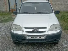 Chevrolet Niva, 2011