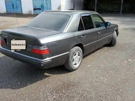 Mercedes-Benz E 230 1992 года за 1 650 000 тг. в Талдыкорган – фото 8