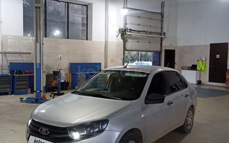 ВАЗ (Lada) Granta 2190 2019 годаүшін3 400 000 тг. в Семей