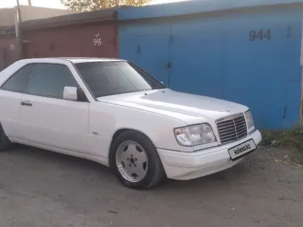 Mercedes-Benz E 200 1995 года за 3 000 000 тг. в Астана