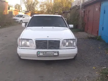 Mercedes-Benz E 200 1995 года за 3 000 000 тг. в Астана – фото 2