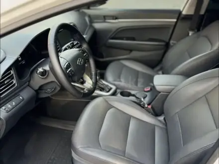Hyundai Elantra 2020 года за 9 300 000 тг. в Шымкент – фото 13