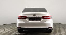 Toyota Camry 2018 года за 13 750 000 тг. в Астана – фото 5