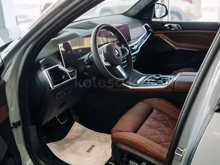 BMW X7 XDrive 40i 2025 года за 82 385 639 тг. в Астана – фото 4