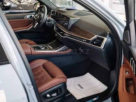 BMW X7 XDrive 40i 2025 года за 82 385 639 тг. в Астана – фото 9