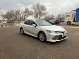 Toyota Camry 2019 года за 13 500 000 тг. в Уральск – фото 3