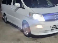 Toyota Alphard, 2004