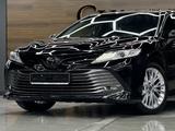 Toyota Camry 2020 года за 17 000 000 тг. в Алматы – фото 2