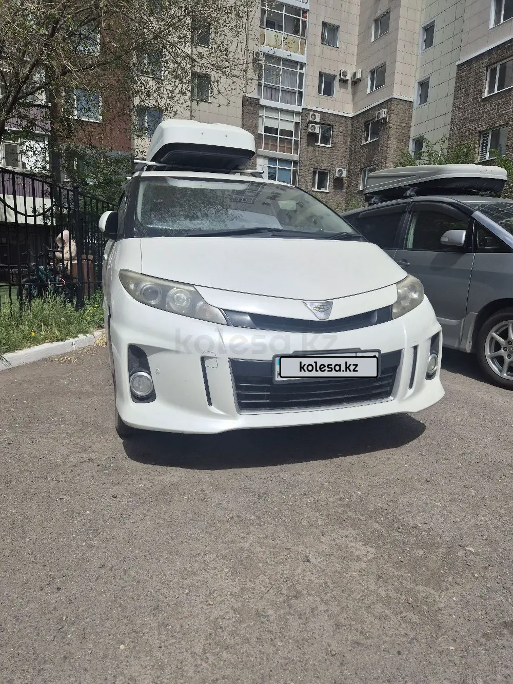 Toyota Estima, 2014