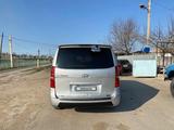 Hyundai Starex 2009 годаfor6 000 000 тг. в Шымкент – фото 2